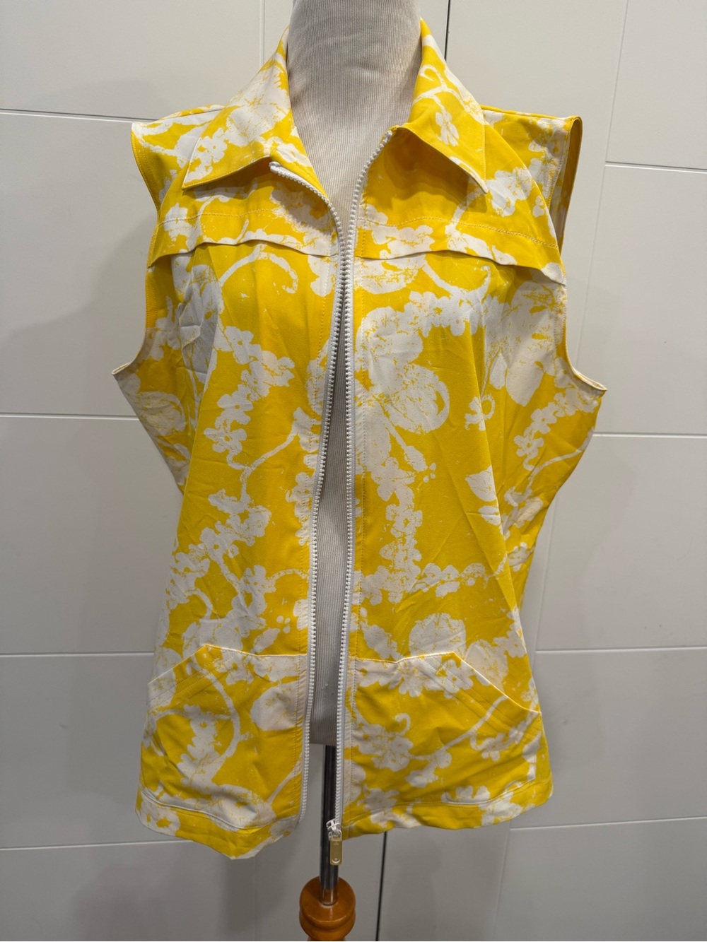 Chico's Yellow and White Floral Zip Sleeveless Jacket